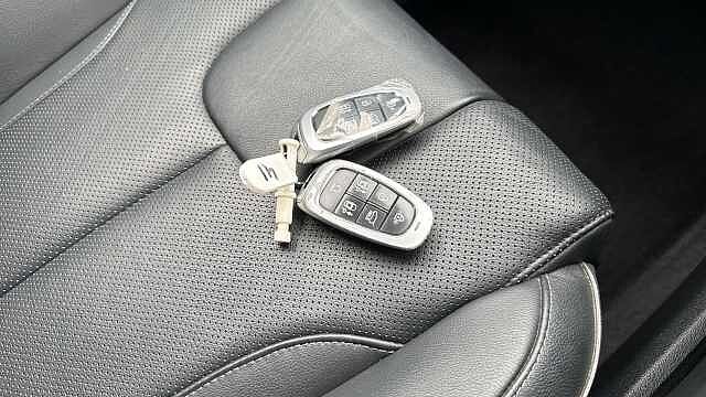 Hyundai SANTA FE 1.6 TGDi Hybrid Ultimate 5dr Auto Hybrid Estate