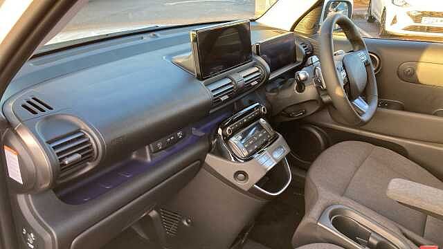 Hyundai INSTER 85kW 02 49kWh 5dr Auto Electric Hatchback