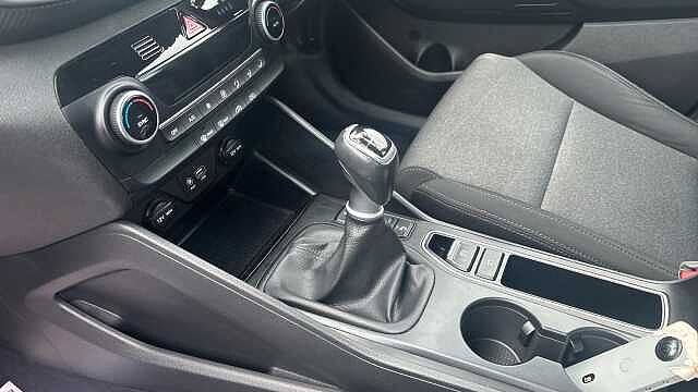 Hyundai TUCSON 1.6 CRDi 48V MHD SE Nav 5dr 2WD Diesel Estate Black