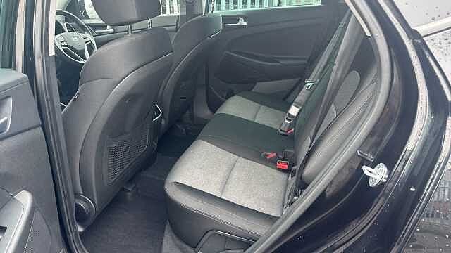 Hyundai TUCSON 1.6 CRDi 48V MHD SE Nav 5dr 2WD Diesel Estate Black