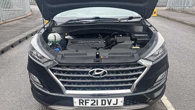Hyundai TUCSON 1.6 CRDi 48V MHD SE Nav 5dr 2WD Diesel Estate Black