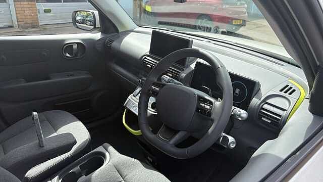 Hyundai INSTER 85kW Cross 49kWh 5dr Auto Electric Hatchback