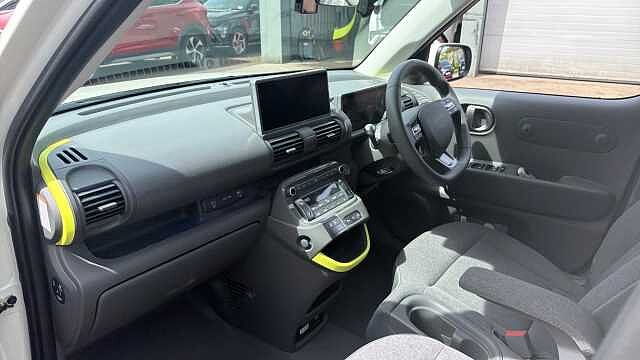 Hyundai INSTER 85kW Cross 49kWh 5dr Auto Electric Hatchback