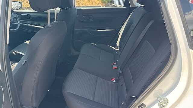 Hyundai I20 1.0T GDi 48V MHD SE Connect 5dr Petrol Hatchback White