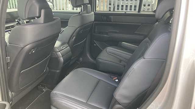 Hyundai SANTA FE 1.6 TGDi PHEV Calligraphy 5dr 4WD Auto [6 Seats] Estate Typhoon Silver - Metallic